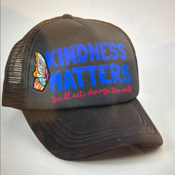 NATURAL LIFE Accessories - Natural Life Kindness Matters Trucker Cap